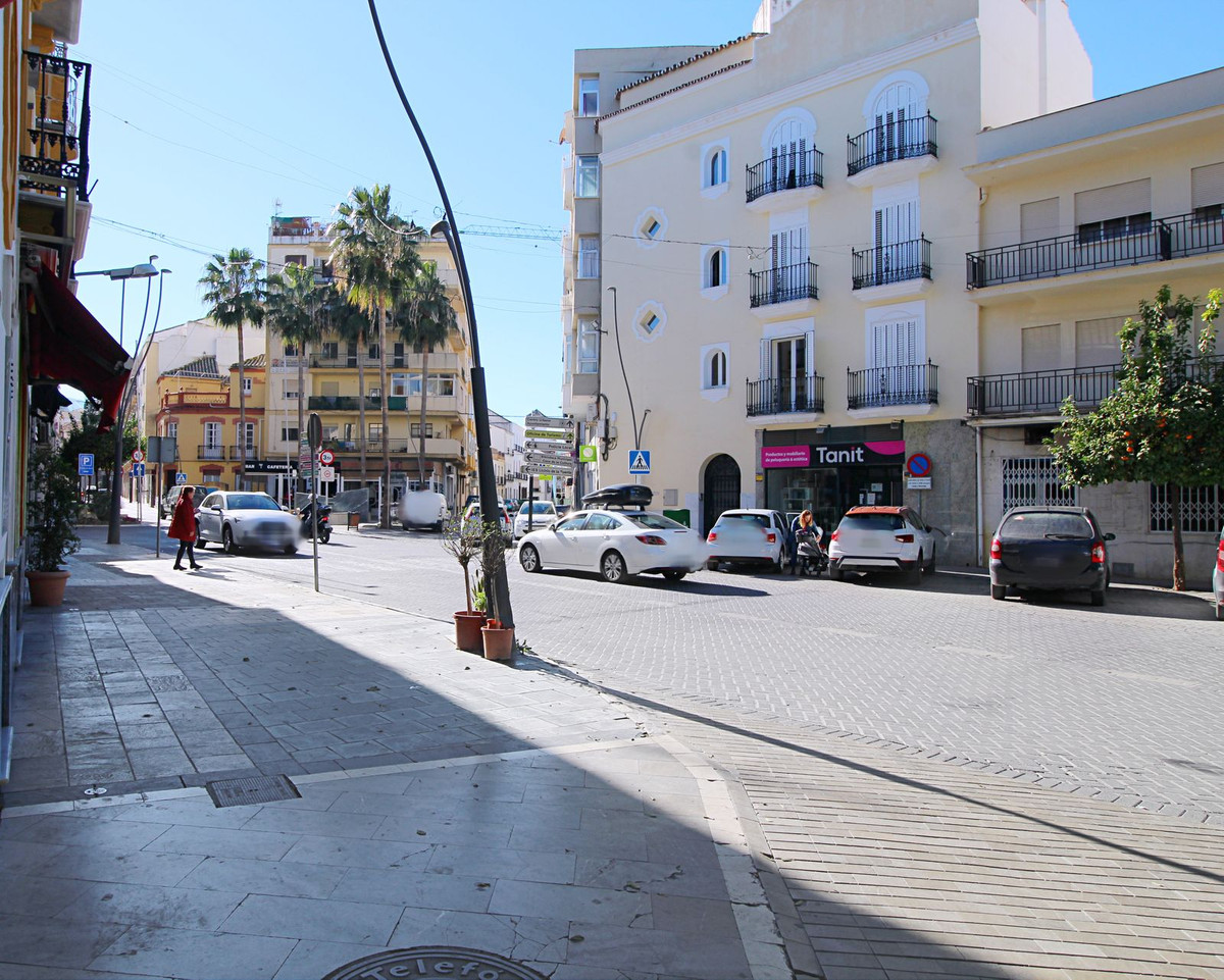 4 Bed Commercial unit for sale in Coín Costa Del Sol, Málaga, Spain