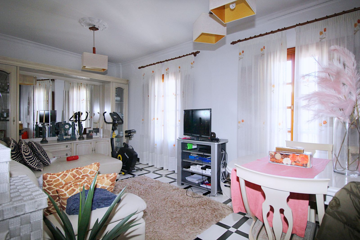 4 Bed Commercial unit for sale in Coín Costa Del Sol, Málaga, Spain