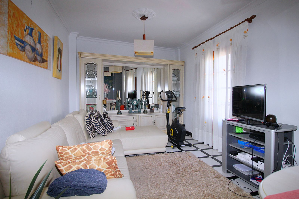 4 Bed Commercial unit for sale in Coín Costa Del Sol, Málaga, Spain