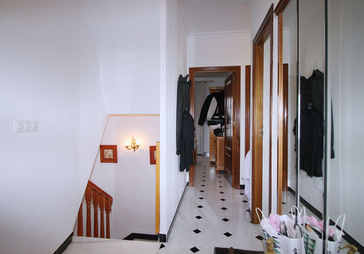 4 Bed Commercial unit for sale in Coín Costa Del Sol, Málaga, Spain