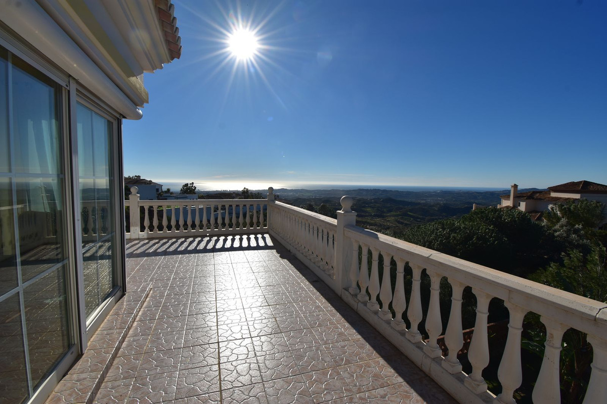 4 Bed Townhouse for sale in Mijas Costa Del Sol, Málaga, Spain