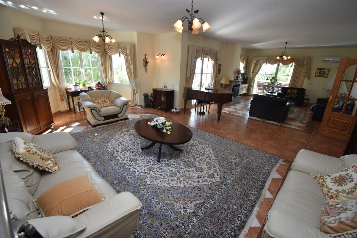 4 Bed Townhouse for sale in Mijas Costa Del Sol, Málaga, Spain