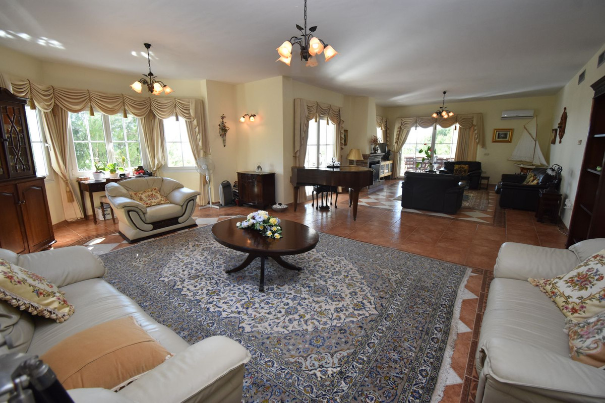 4 Bed Townhouse for sale in Mijas Costa Del Sol, Málaga, Spain
