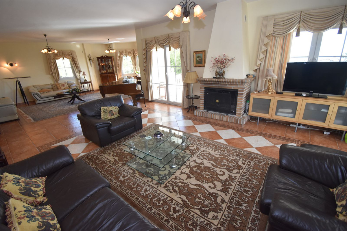 4 Bed Townhouse for sale in Mijas Costa Del Sol, Málaga, Spain
