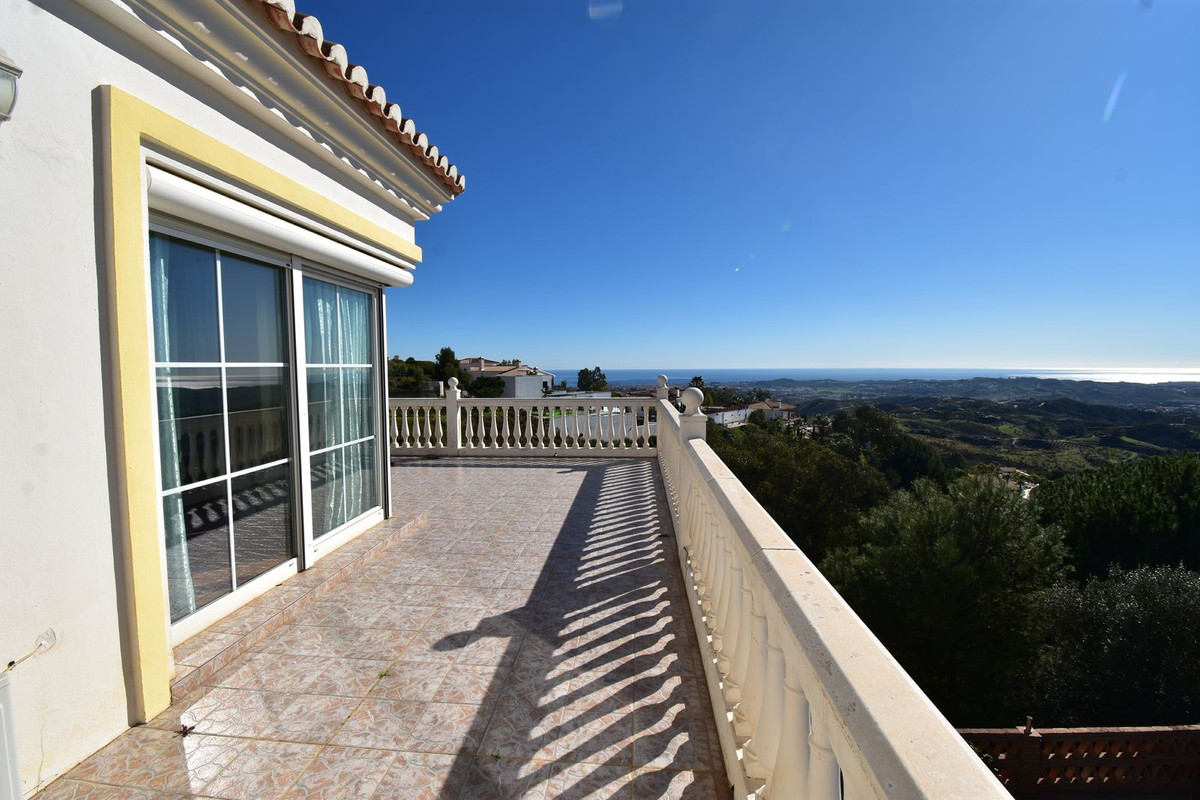 4 Bed Townhouse for sale in Mijas Costa Del Sol, Málaga, Spain