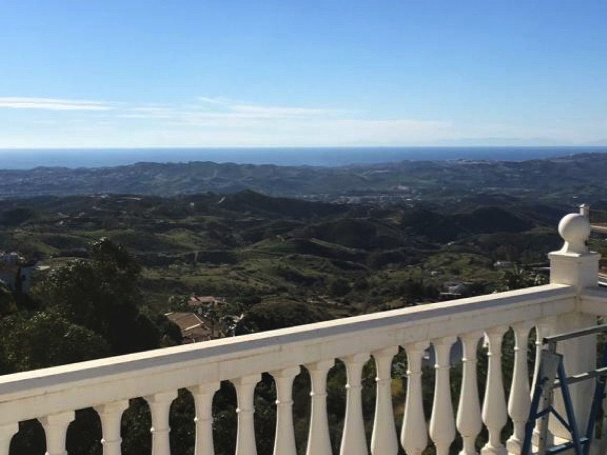 4 Bed Townhouse for sale in Mijas Costa Del Sol, Málaga, Spain