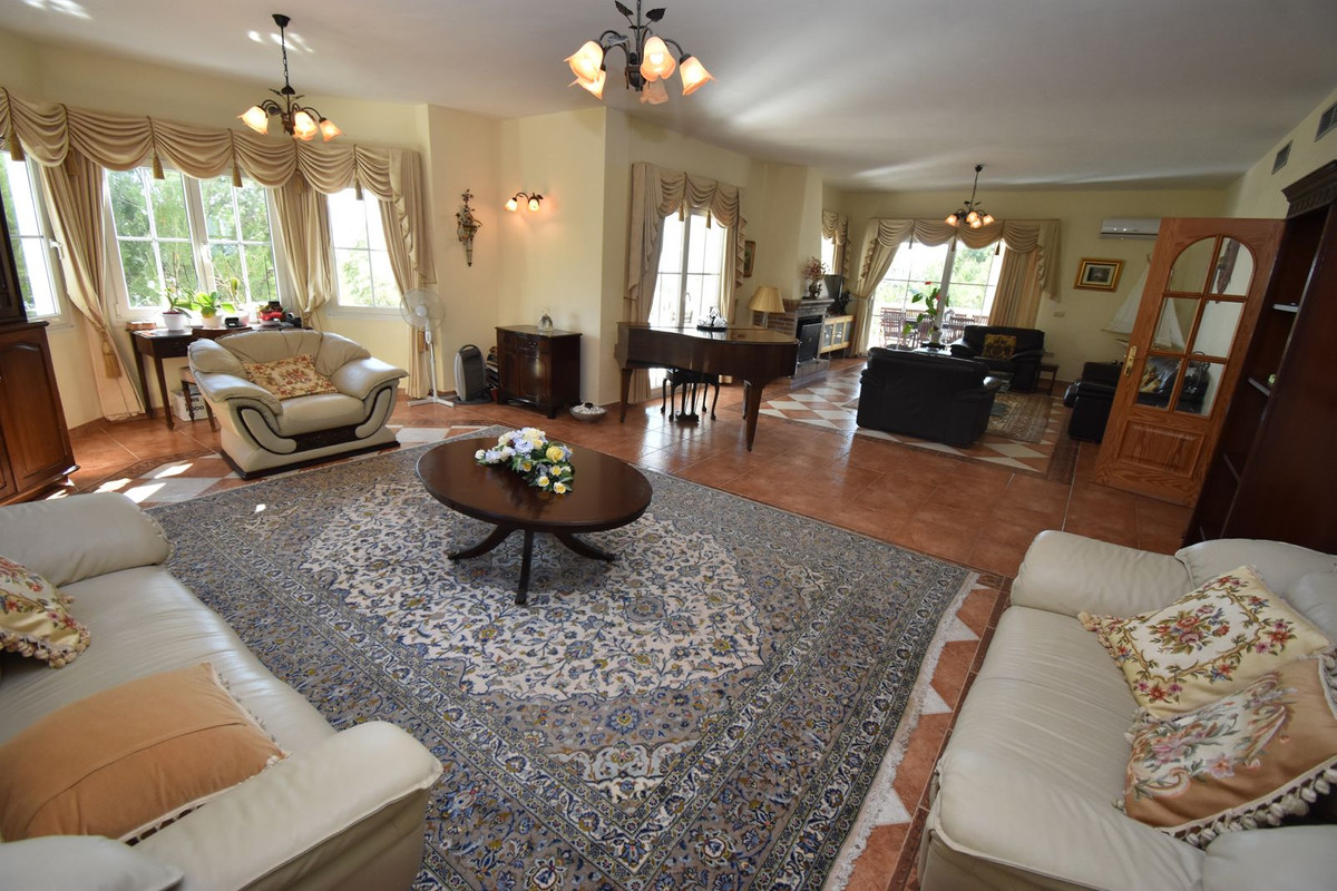 4 Bed Townhouse for sale in Mijas Costa Del Sol, Málaga, Spain
