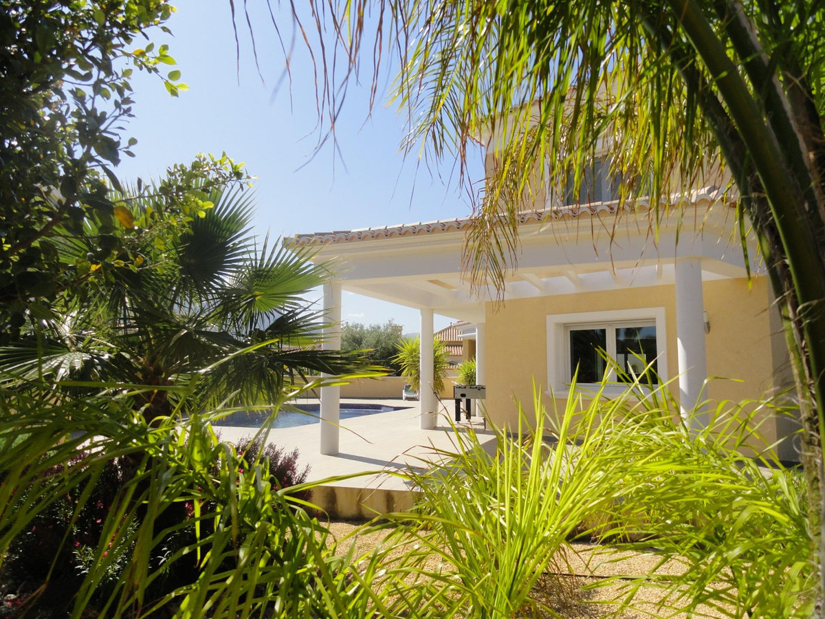 3 Bed Townhouse for sale in Calpe Costa Blanca, Alicante, Spain
