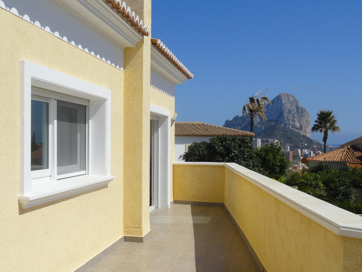 3 Bed Townhouse for sale in Calpe Costa Blanca, Alicante, Spain