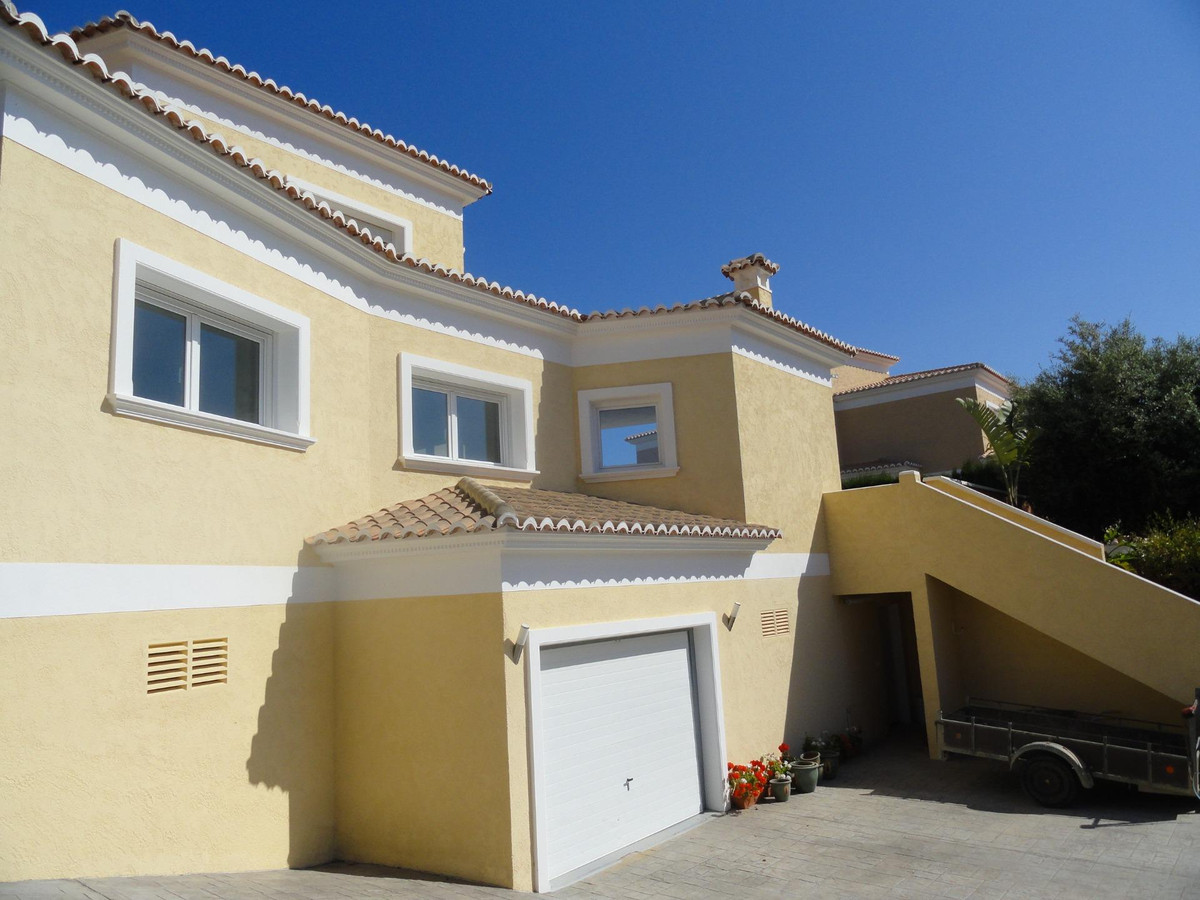 3 Bed Townhouse for sale in Calpe Costa Blanca, Alicante, Spain