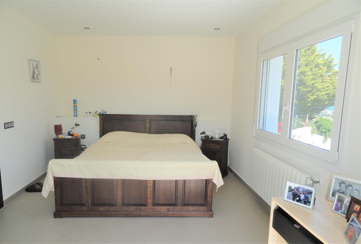 3 Bed Townhouse for sale in Calpe Costa Blanca, Alicante, Spain