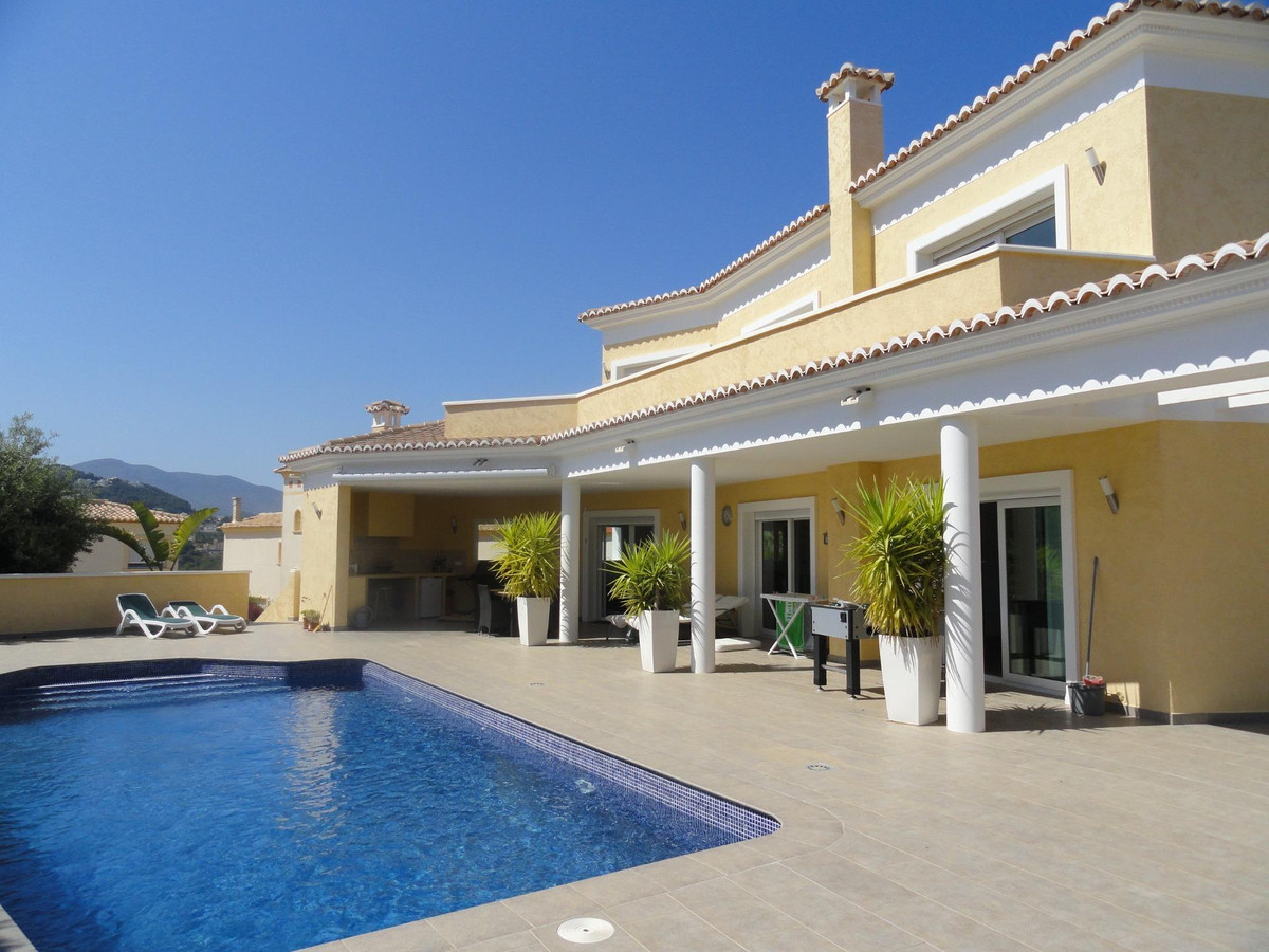 3 Bed Townhouse for sale in Calpe Costa Blanca, Alicante, Spain