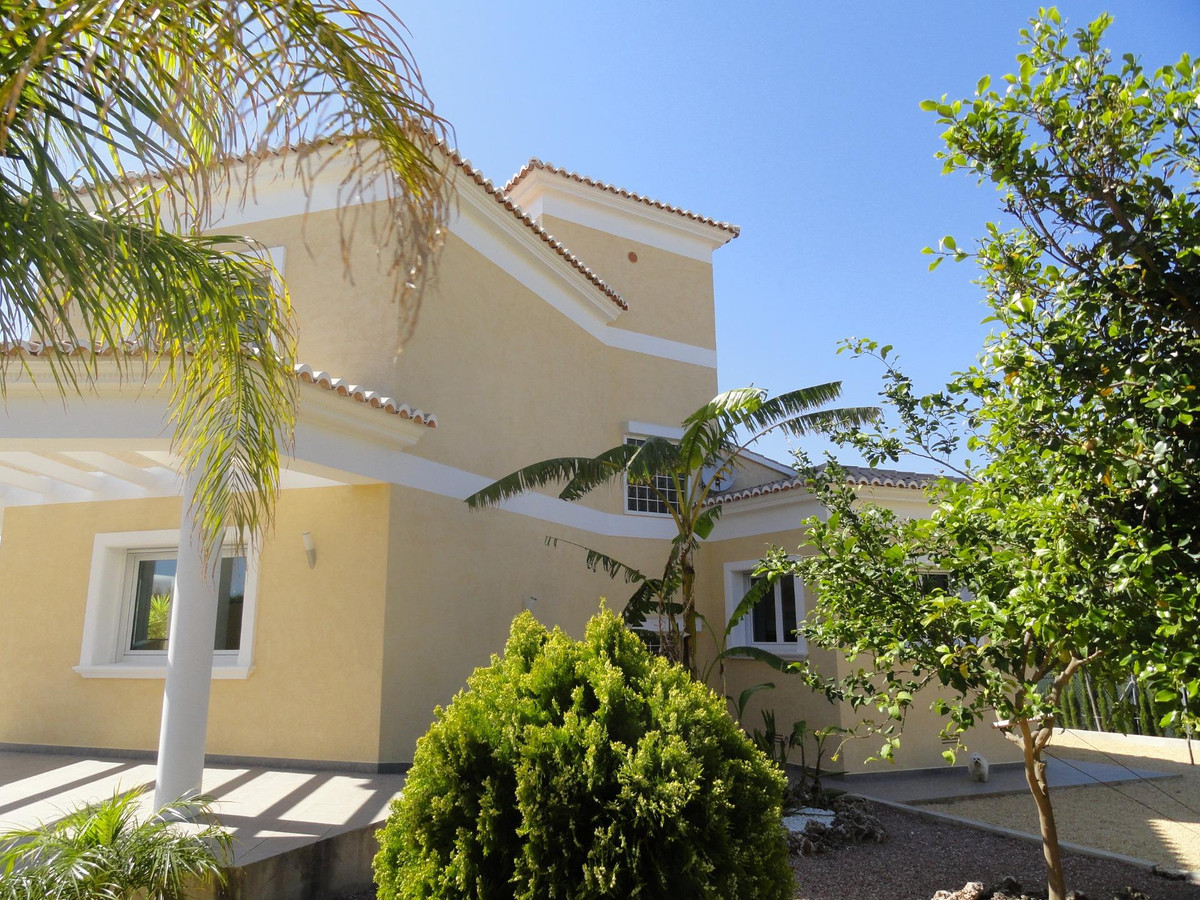 3 Bed Townhouse for sale in Calpe Costa Blanca, Alicante, Spain