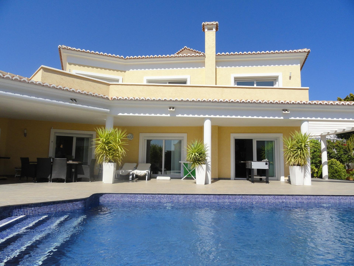 3 Bed Townhouse for sale in Calpe Costa Blanca, Alicante, Spain