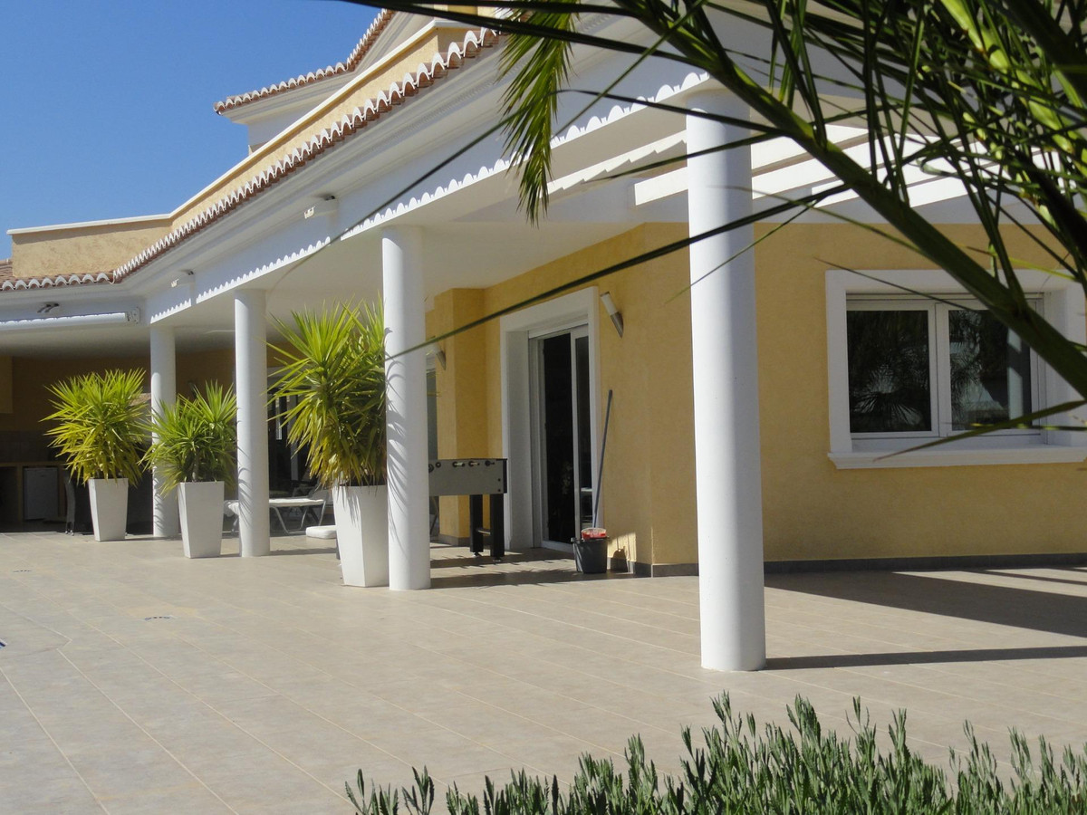 3 Bed Townhouse for sale in Calpe Costa Blanca, Alicante, Spain