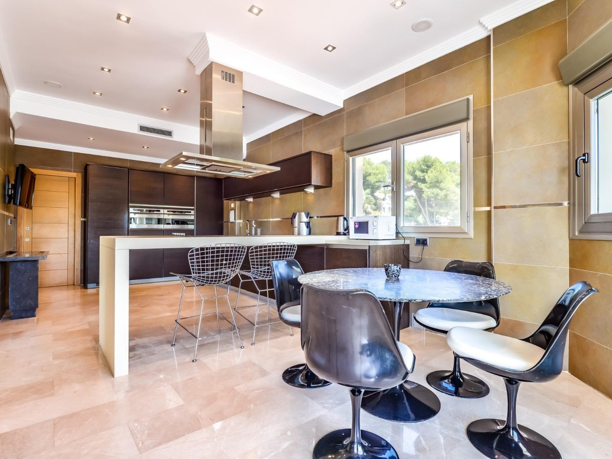 Se vende Villa - Chalet de 5 dormitorios en Costa Blanca, Alicante, España