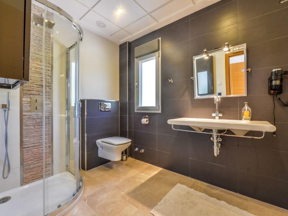 Se vende Villa - Chalet de 5 dormitorios en Costa Blanca, Alicante, España