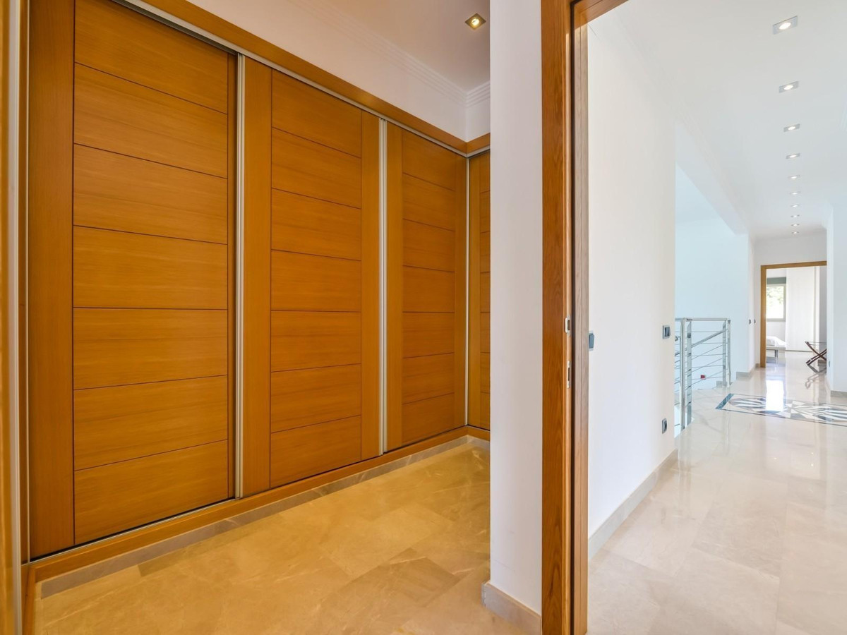 Se vende Villa - Chalet de 5 dormitorios en Costa Blanca, Alicante, España