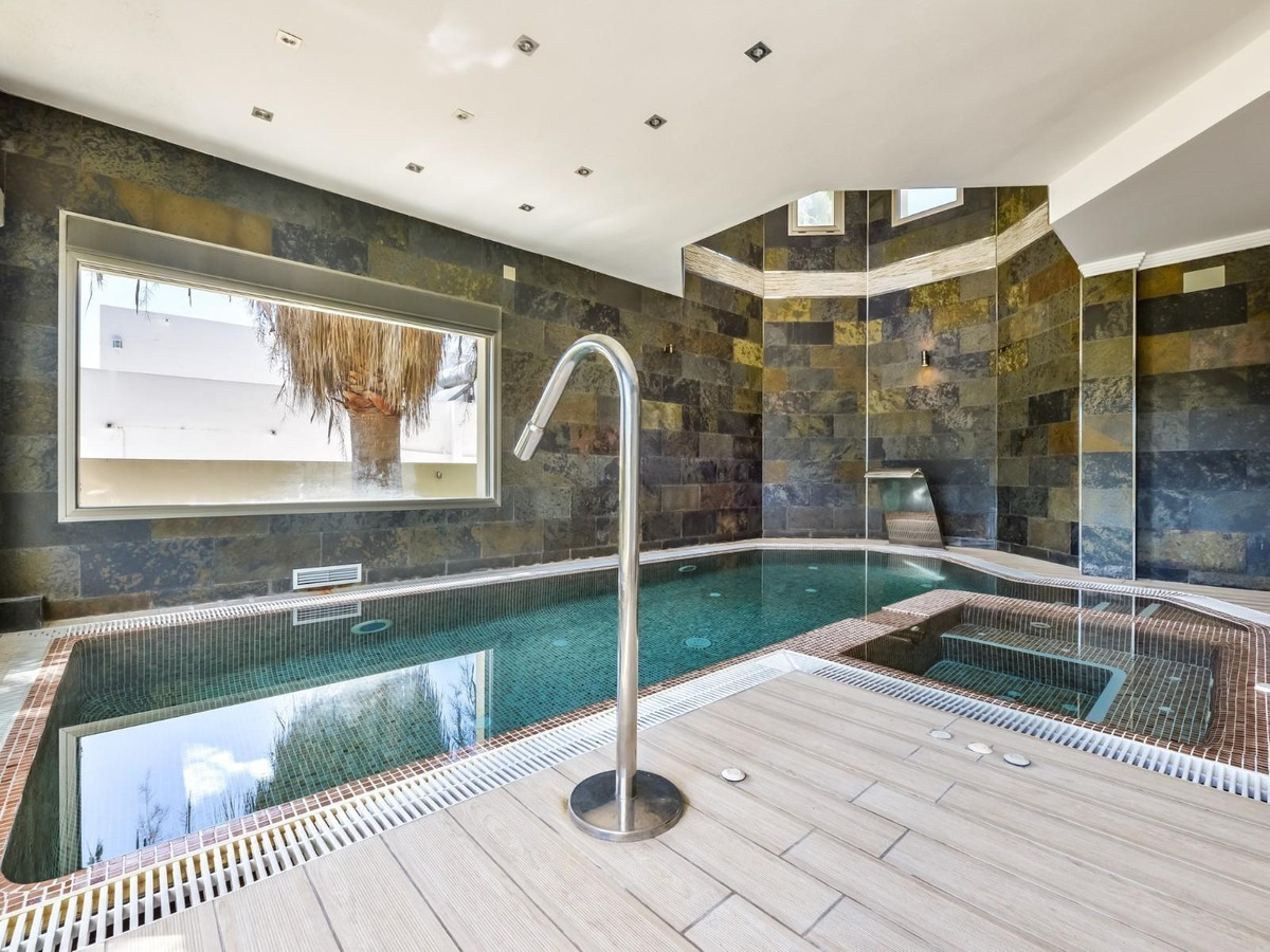 Se vende Villa - Chalet de 5 dormitorios en Costa Blanca, Alicante, España