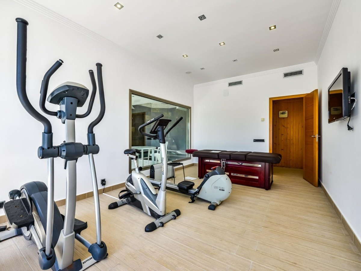 Se vende Villa - Chalet de 5 dormitorios en Costa Blanca, Alicante, España