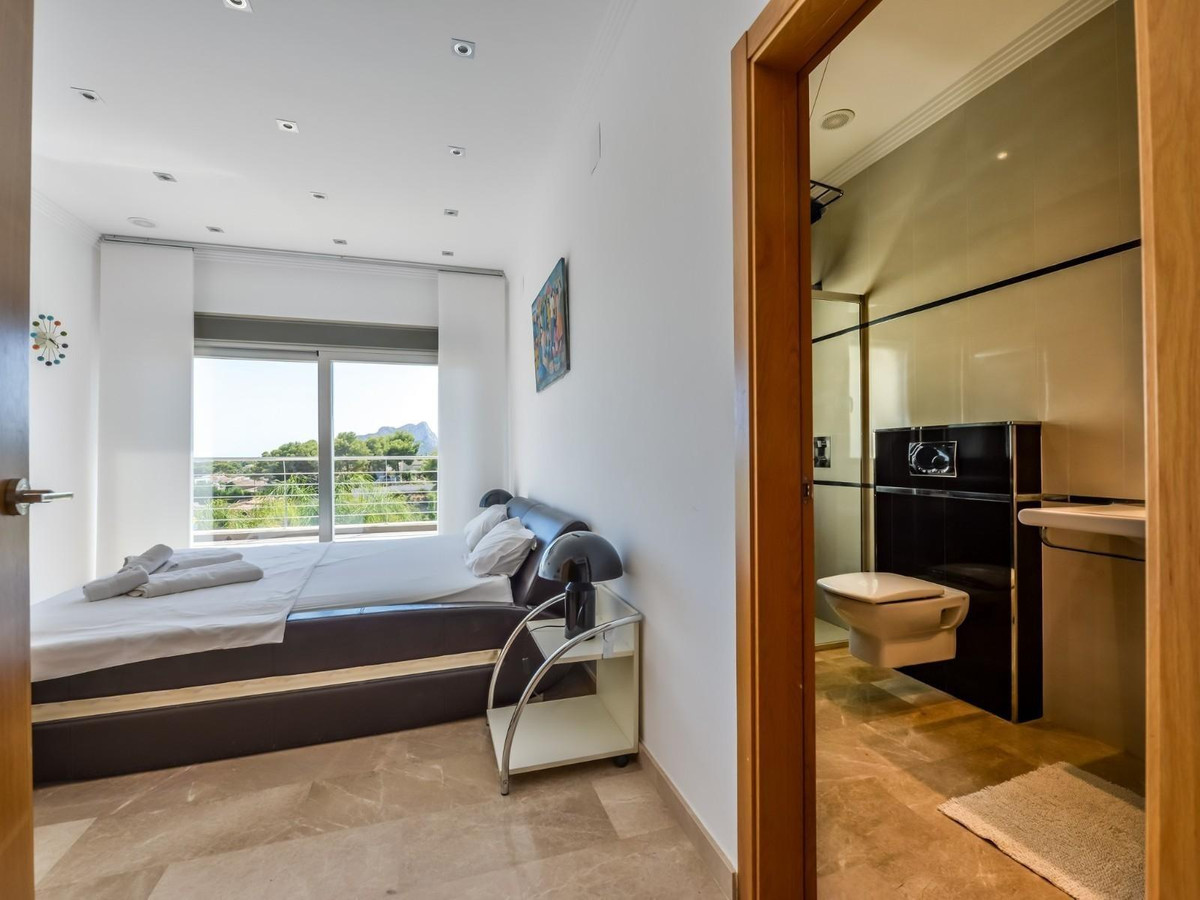 Se vende Villa - Chalet de 5 dormitorios en Costa Blanca, Alicante, España