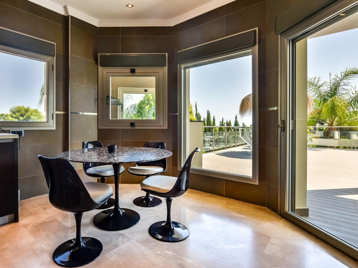 Se vende Villa - Chalet de 5 dormitorios en Costa Blanca, Alicante, España