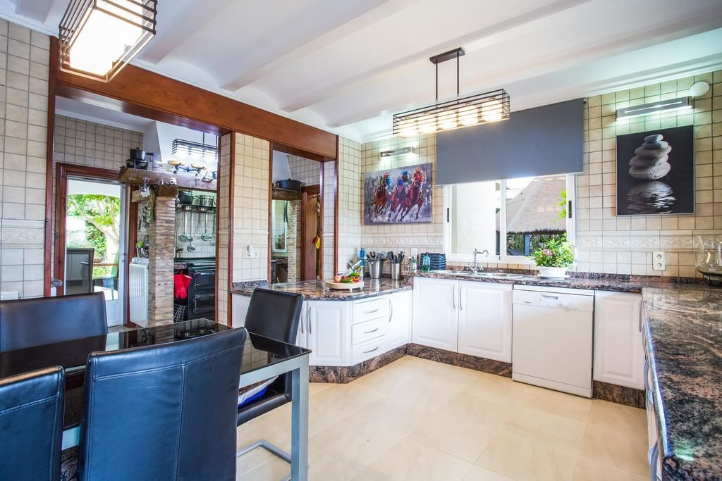 4 Bed Townhouse for sale in Calpe Costa Blanca, Alicante, Spain