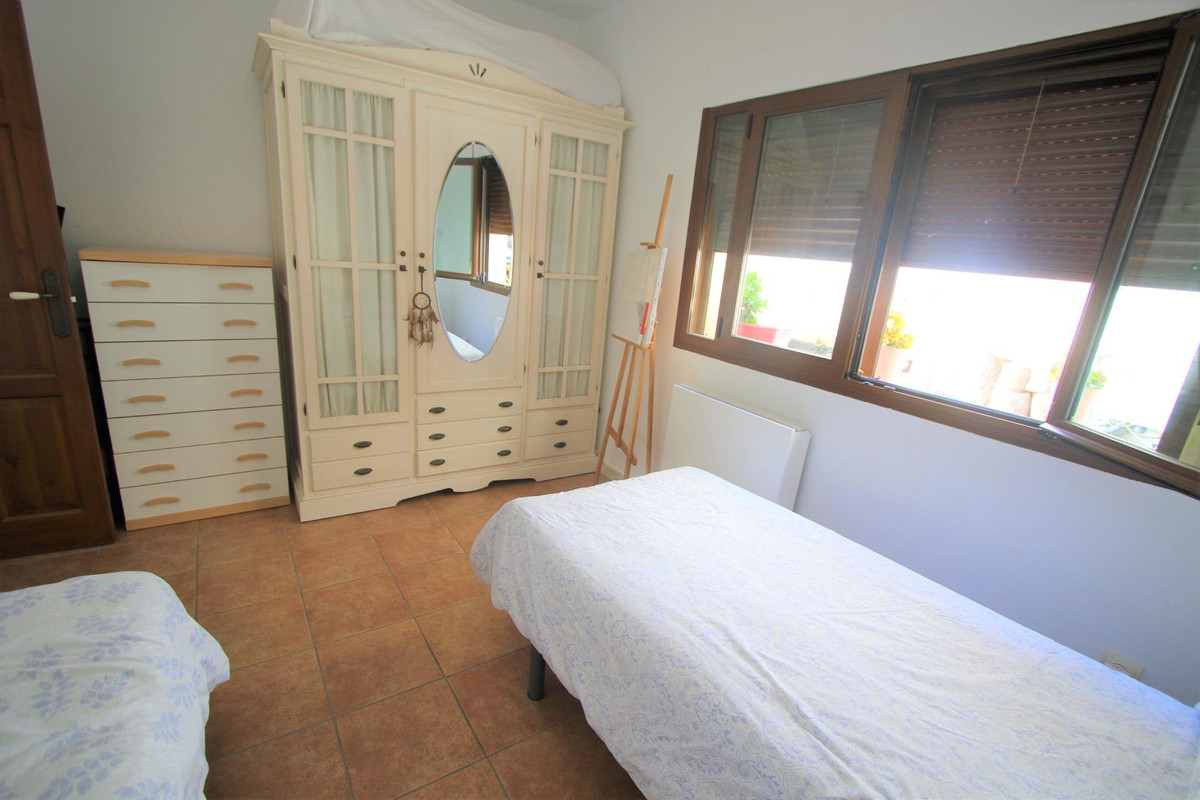 Se vende Villa - Chalet de 4 dormitorios en Costa Blanca, Alicante, España