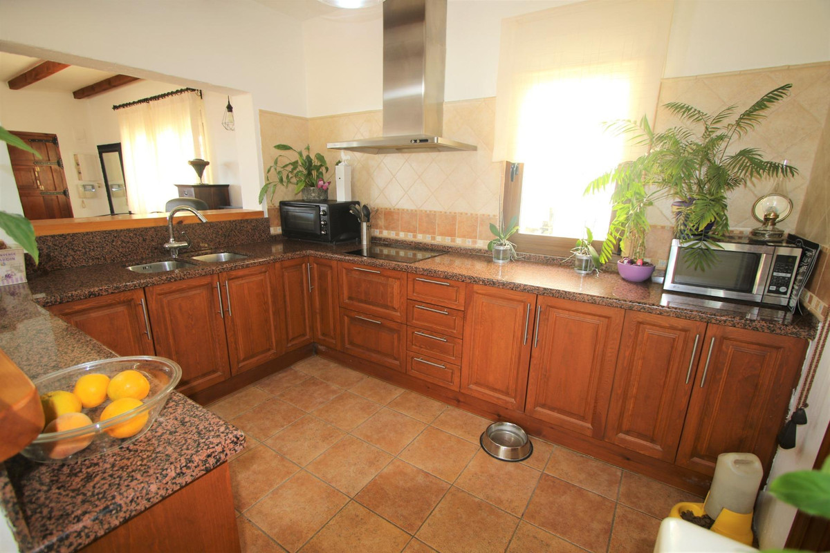 Se vende Villa - Chalet de 4 dormitorios en Costa Blanca, Alicante, España