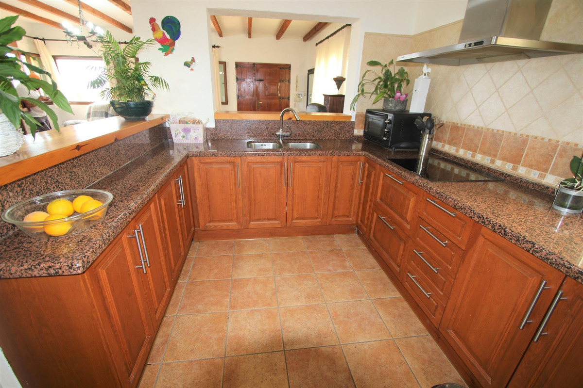 Se vende Villa - Chalet de 4 dormitorios en Costa Blanca, Alicante, España