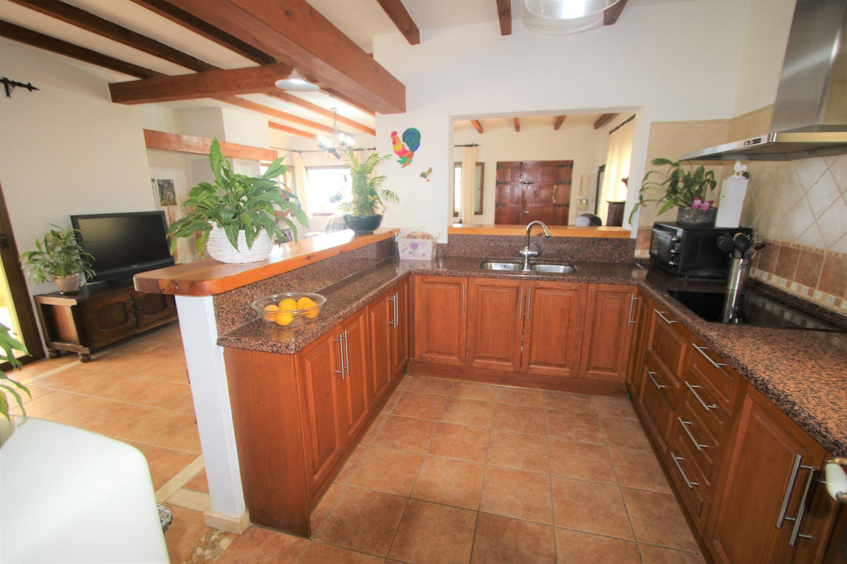 Se vende Villa - Chalet de 4 dormitorios en Costa Blanca, Alicante, España