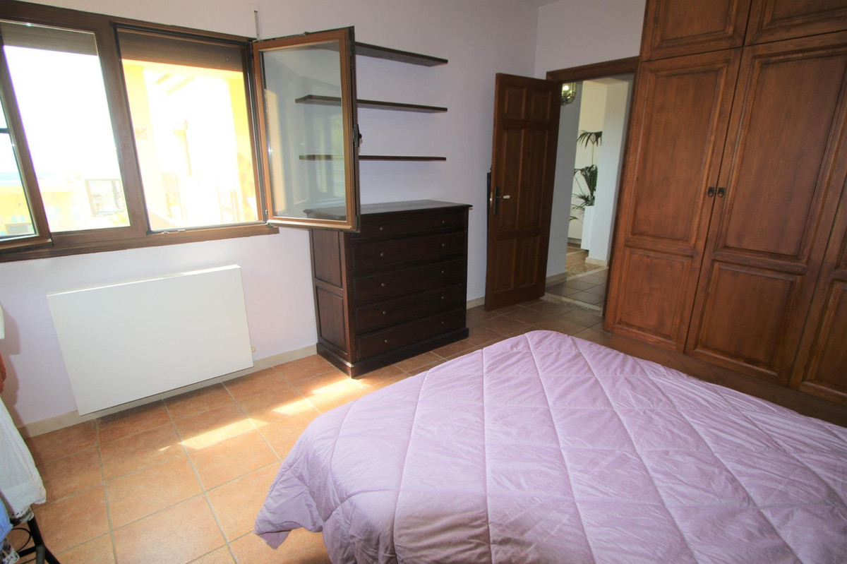 Se vende Villa - Chalet de 4 dormitorios en Costa Blanca, Alicante, España