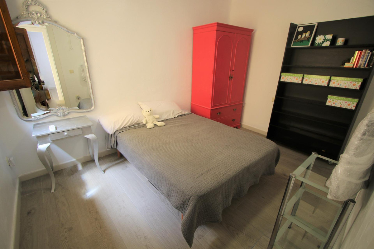 Se vende Villa - Chalet de 4 dormitorios en Costa Blanca, Alicante, España