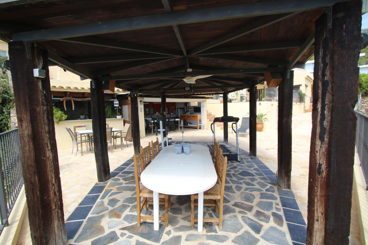 Se vende Villa - Chalet de 4 dormitorios en Costa Blanca, Alicante, España