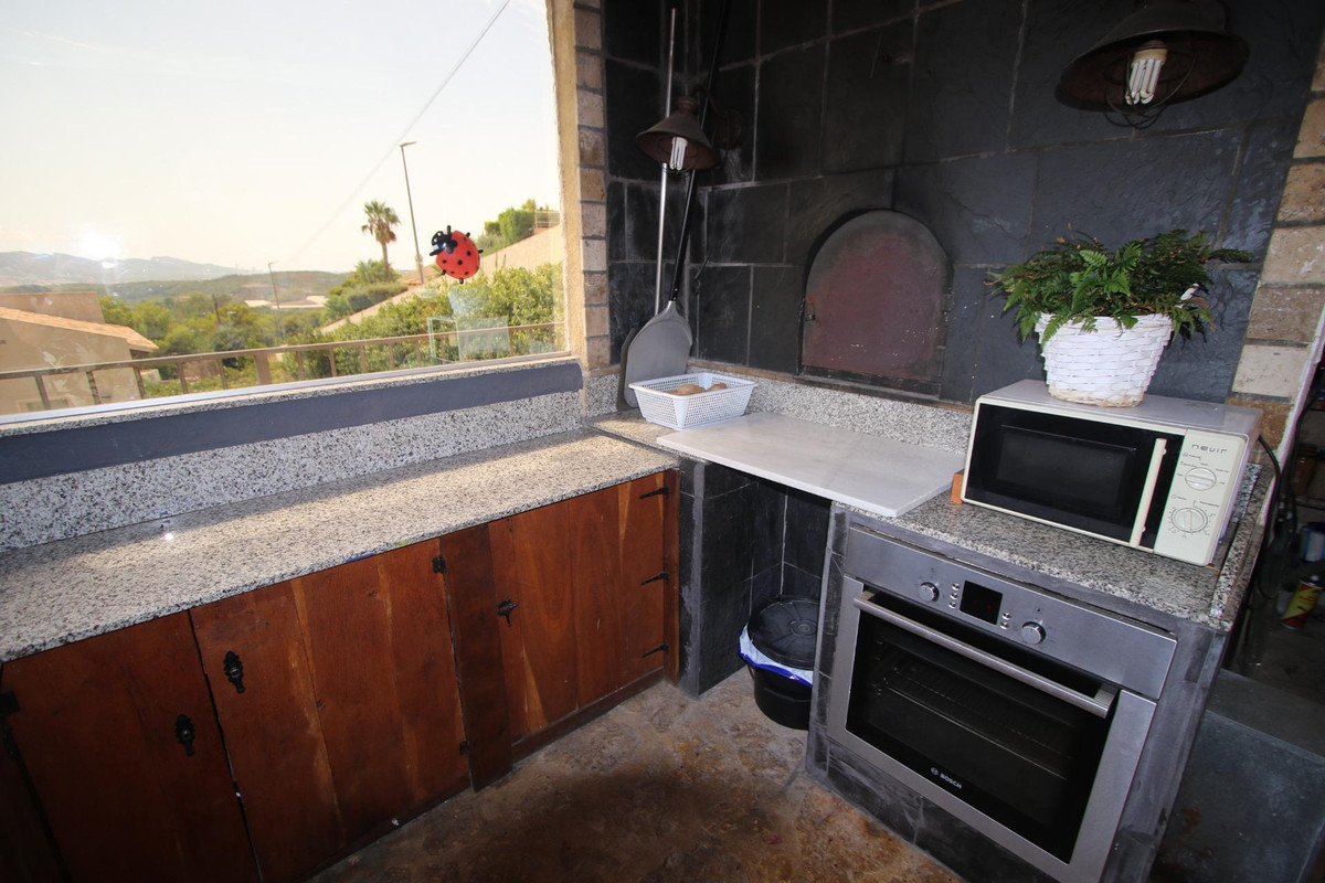 Se vende Villa - Chalet de 4 dormitorios en Costa Blanca, Alicante, España