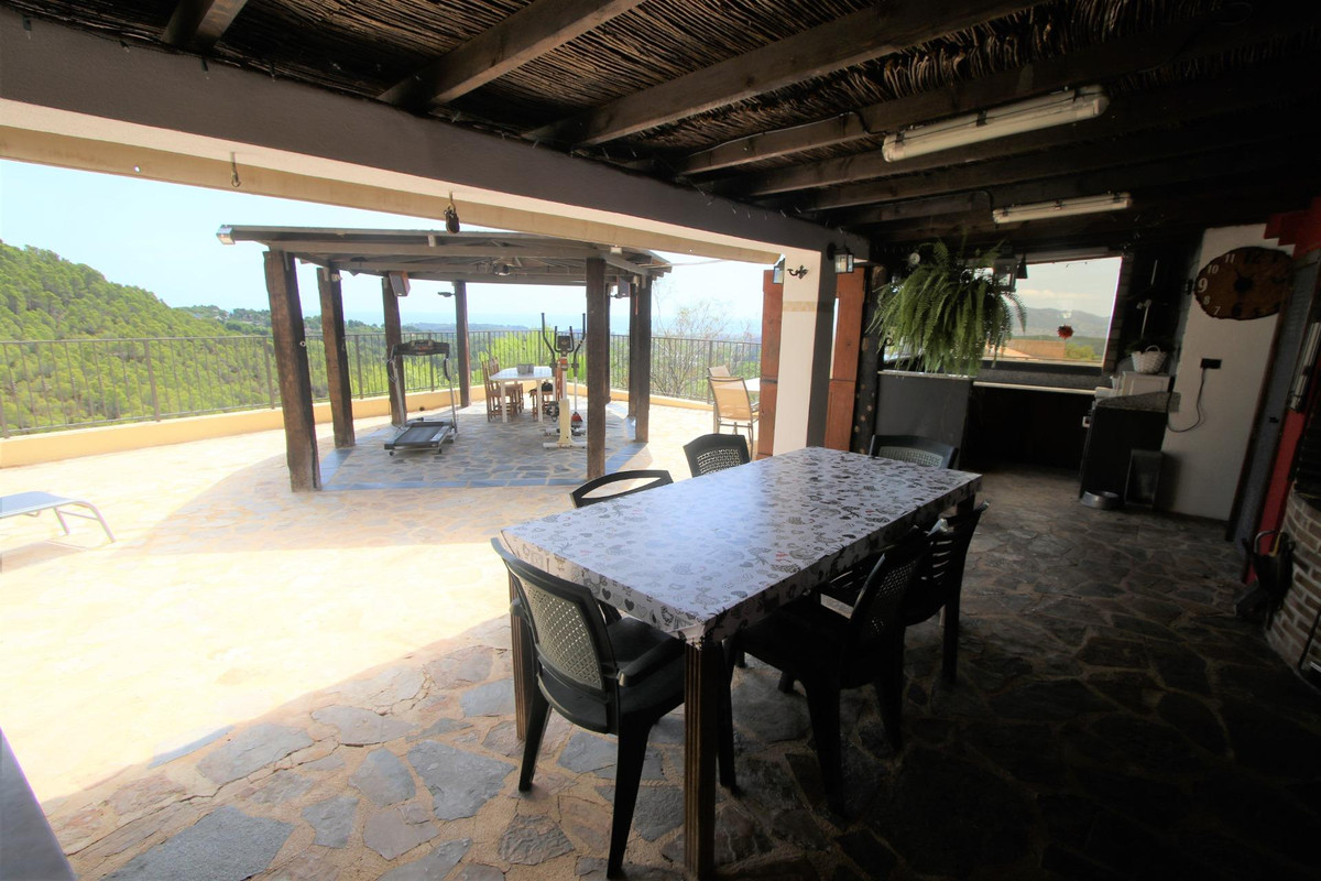 Se vende Villa - Chalet de 4 dormitorios en Costa Blanca, Alicante, España