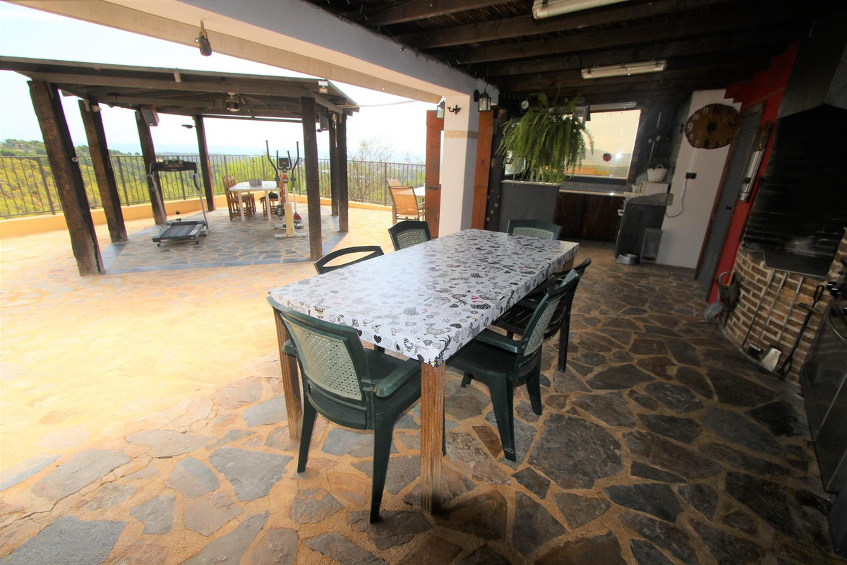 Se vende Villa - Chalet de 4 dormitorios en Costa Blanca, Alicante, España