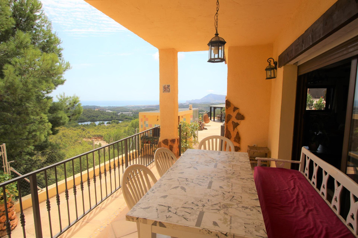 Se vende Villa - Chalet de 4 dormitorios en Costa Blanca, Alicante, España