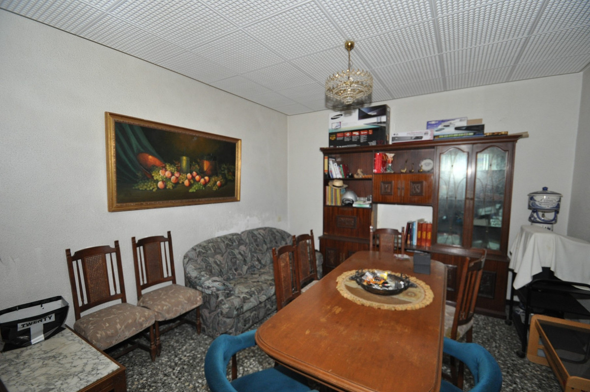 12 Bed Townhouse for sale in Petrer Costa Blanca, Alicante, Spain