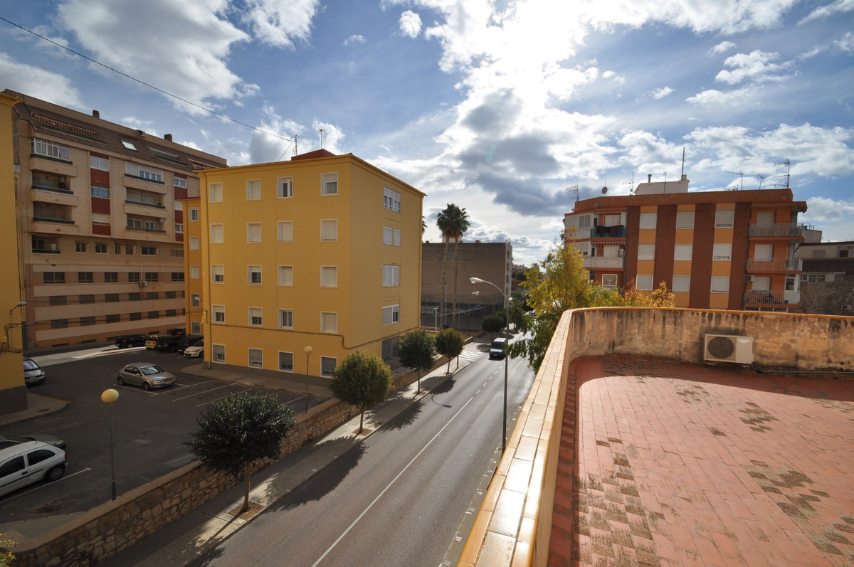12 Bed Townhouse for sale in Petrer Costa Blanca, Alicante, Spain