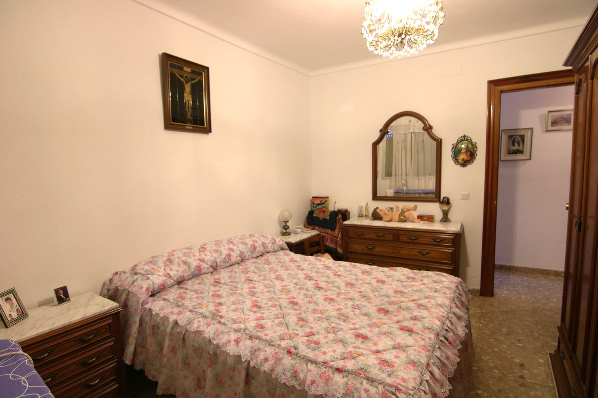 Se vende Apartamento Planta Media de 5 dormitorios en Costa Del Sol, Málaga, España
