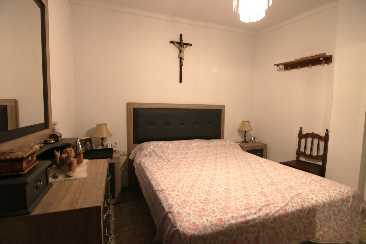 Se vende Apartamento Planta Media de 5 dormitorios en Costa Del Sol, Málaga, España