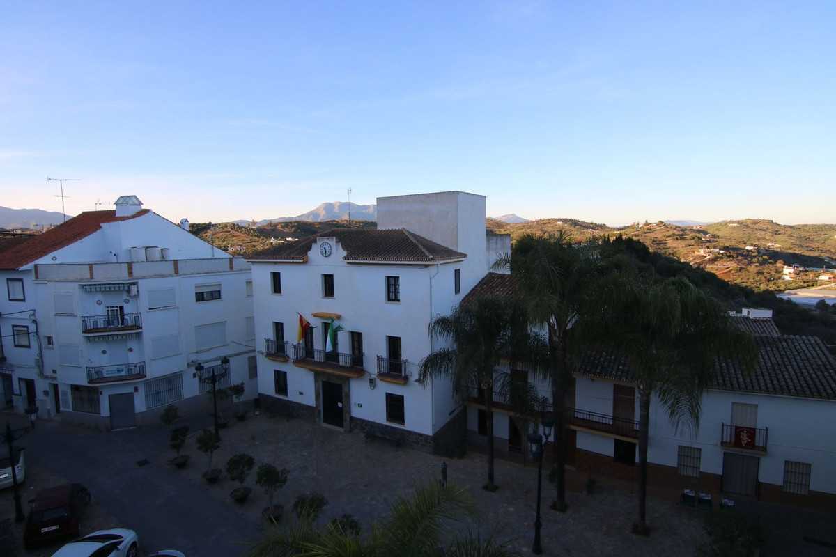 Se vende Apartamento Planta Media de 5 dormitorios en Costa Del Sol, Málaga, España