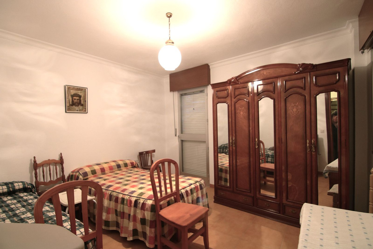 Se vende Apartamento Planta Media de 5 dormitorios en Costa Del Sol, Málaga, España
