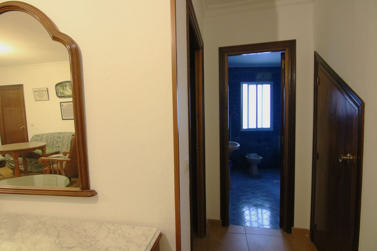 Se vende Apartamento Planta Media de 5 dormitorios en Costa Del Sol, Málaga, España