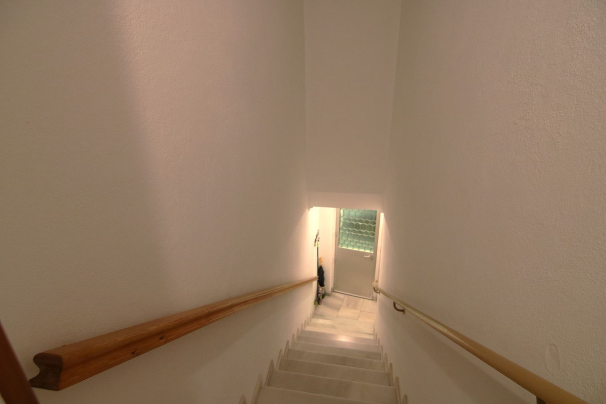 Se vende Apartamento Planta Media de 5 dormitorios en Costa Del Sol, Málaga, España