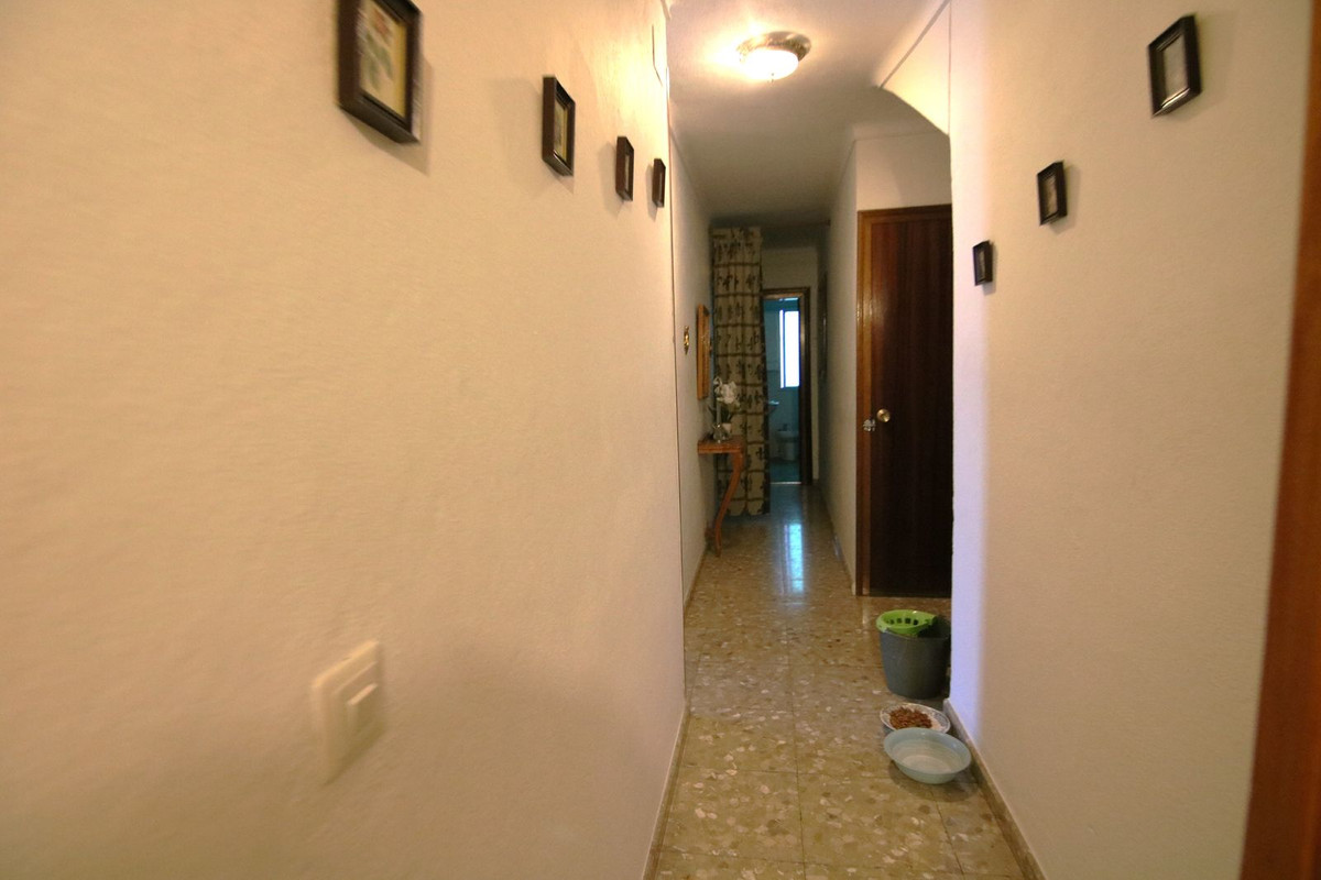 Se vende Apartamento Planta Media de 5 dormitorios en Costa Del Sol, Málaga, España
