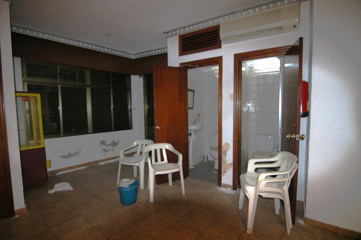 Se vende Apartamento Planta Media de 5 dormitorios en Costa Del Sol, Málaga, España