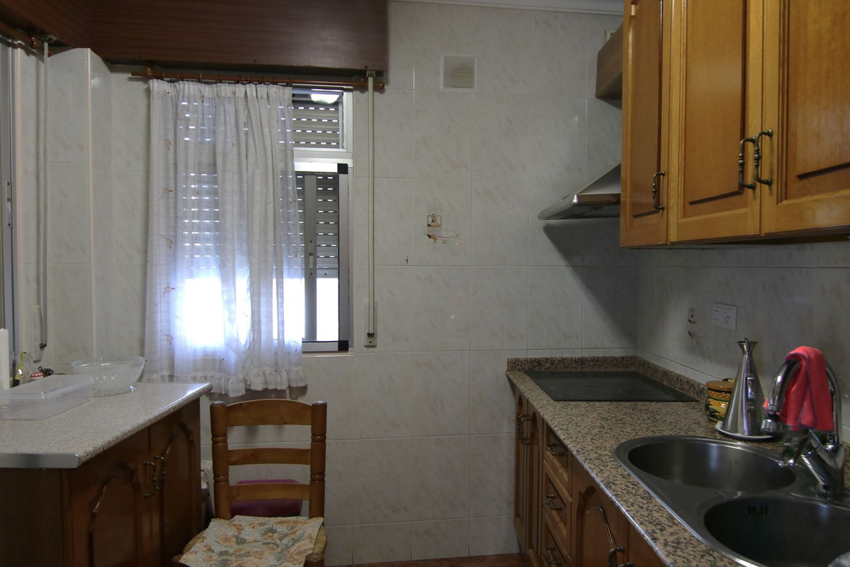 Se vende Apartamento Planta Media de 5 dormitorios en Costa Del Sol, Málaga, España