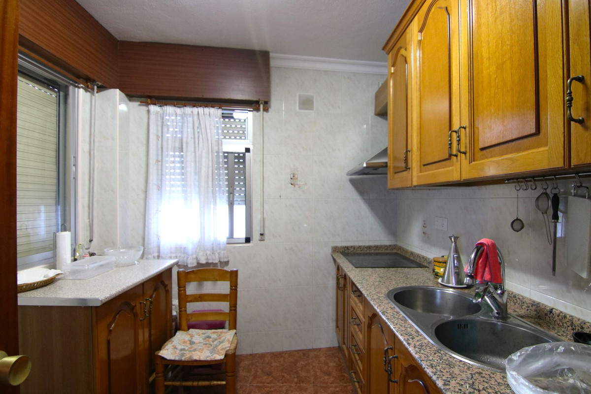 Se vende Apartamento Planta Media de 5 dormitorios en Costa Del Sol, Málaga, España